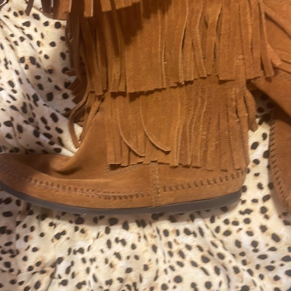 Minnetonka Fringe Suede Boots sz 8 EUC - Picture 10 of 10